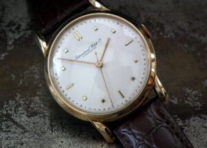 Stunning 1947 Solid 18ct Yellow Gold IWC Gents Vintage Watch at Sonning Vintage Watches
